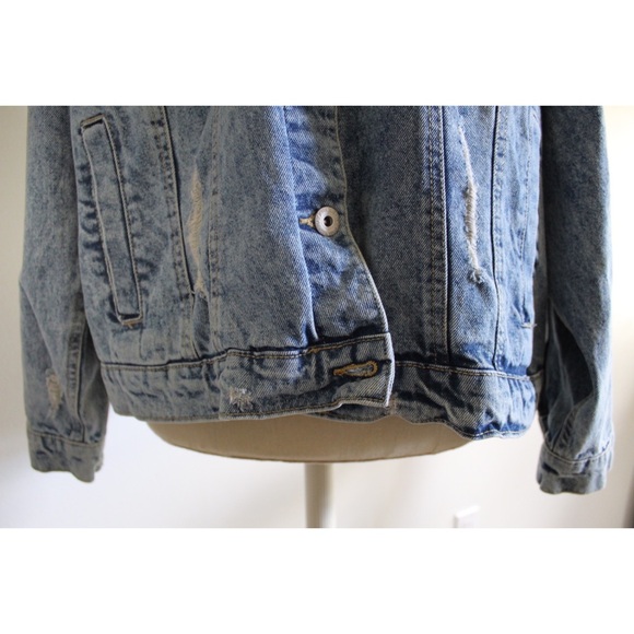 Highway NWT Destroyed Denim Jean Jacket XL Distressed Frayed Fringe - Picture 10 of 11